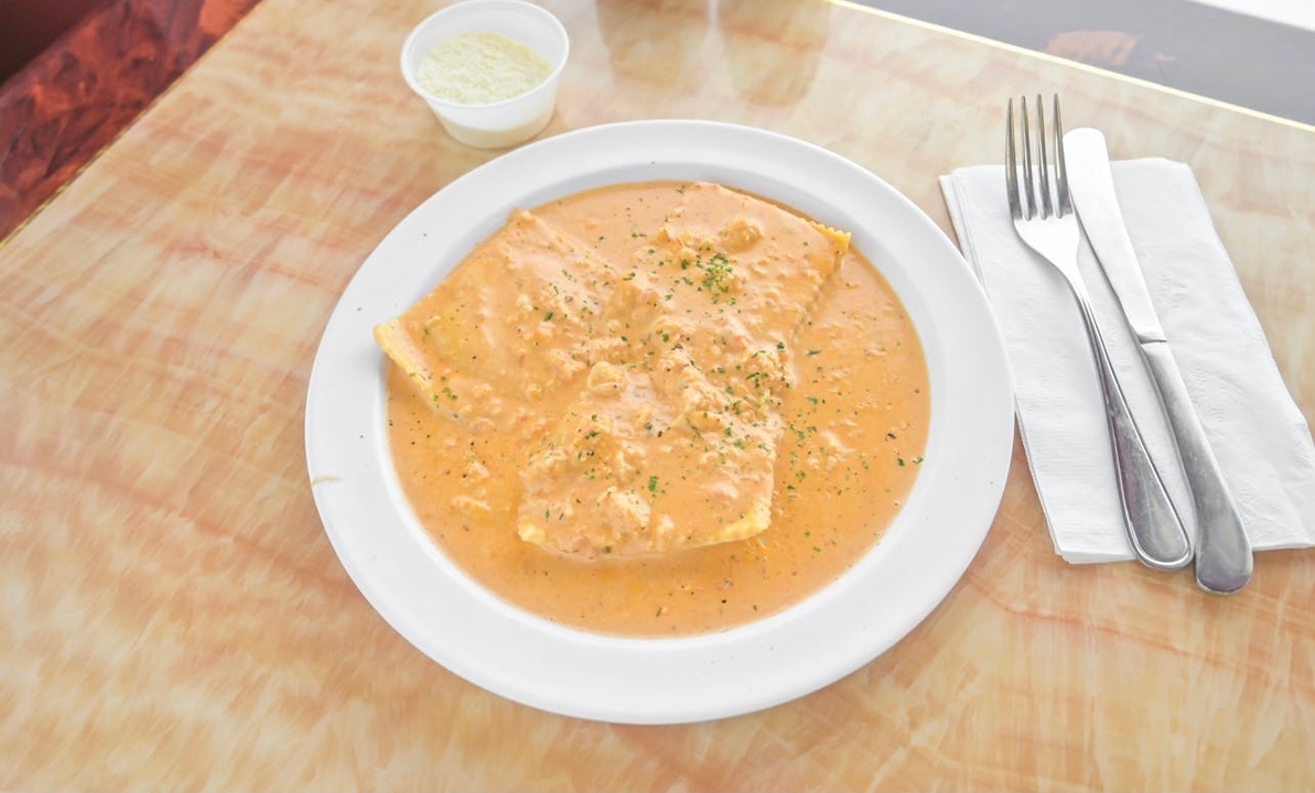 Ravioli w/ Crabmeat (6).