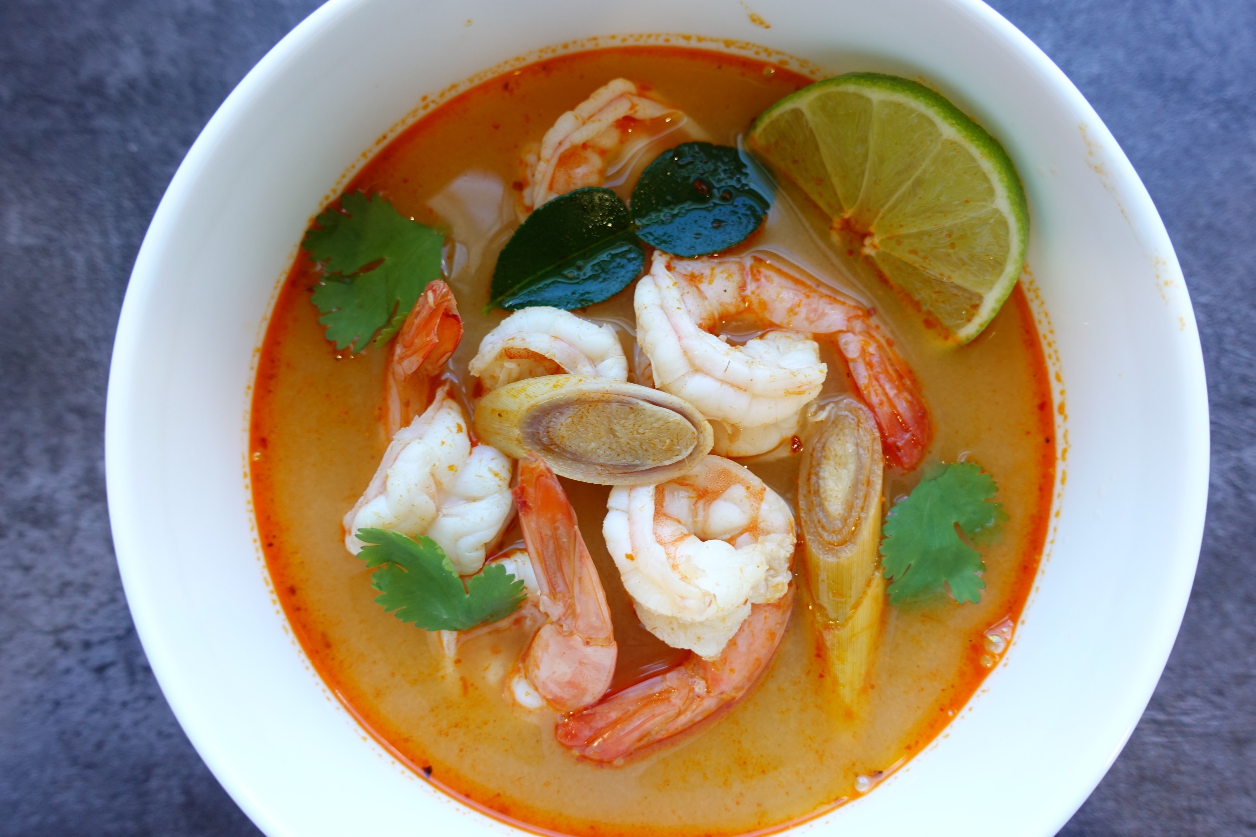 Tom Yum (ต้มยำ).