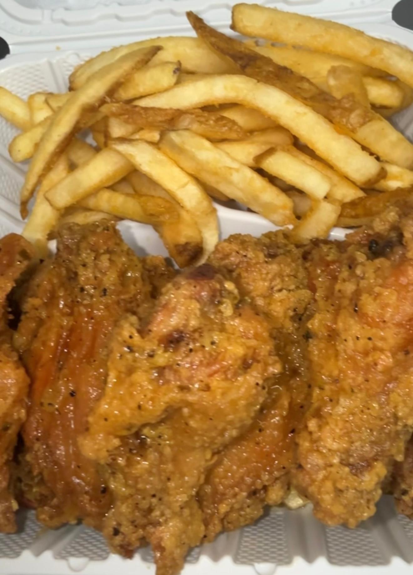 10pc Fried Chicken Wings w/ Fries.