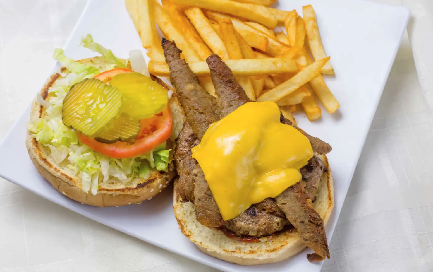 Deluxe Cheeseburger Combo (4 Oz.).