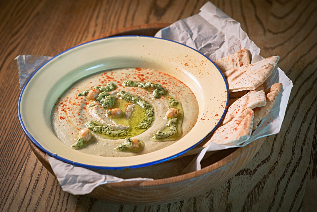 HUMMUS PLATTER.
