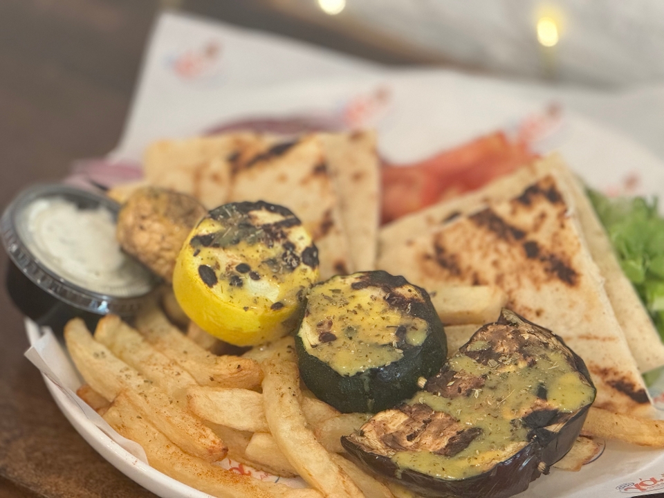 Veggie Piato (Souvlaki Platter).