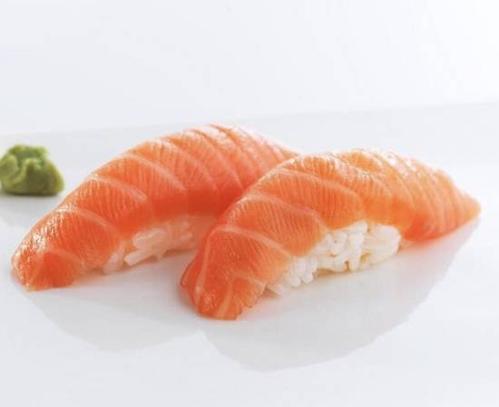 Salmon (Sake) (2 pcs).