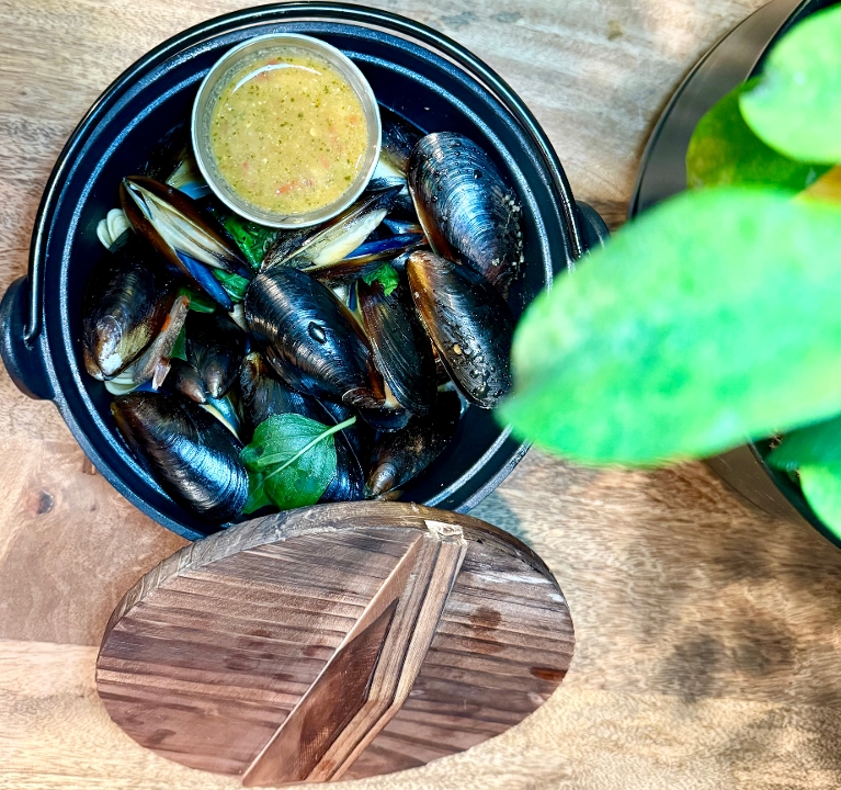 Thai Herb Mussels.