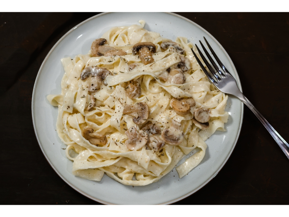 Chicken Alfredo.