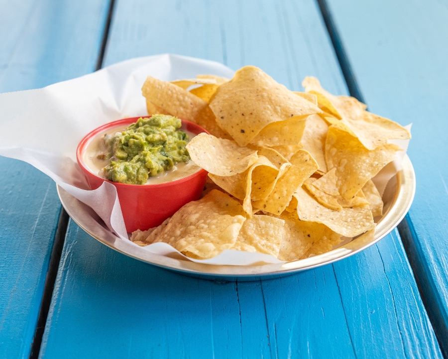 Queso Especial and Chips.