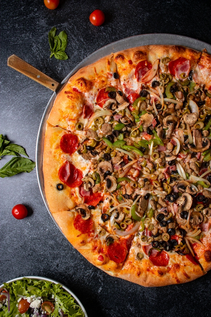 16" G's Supreme Pizza.