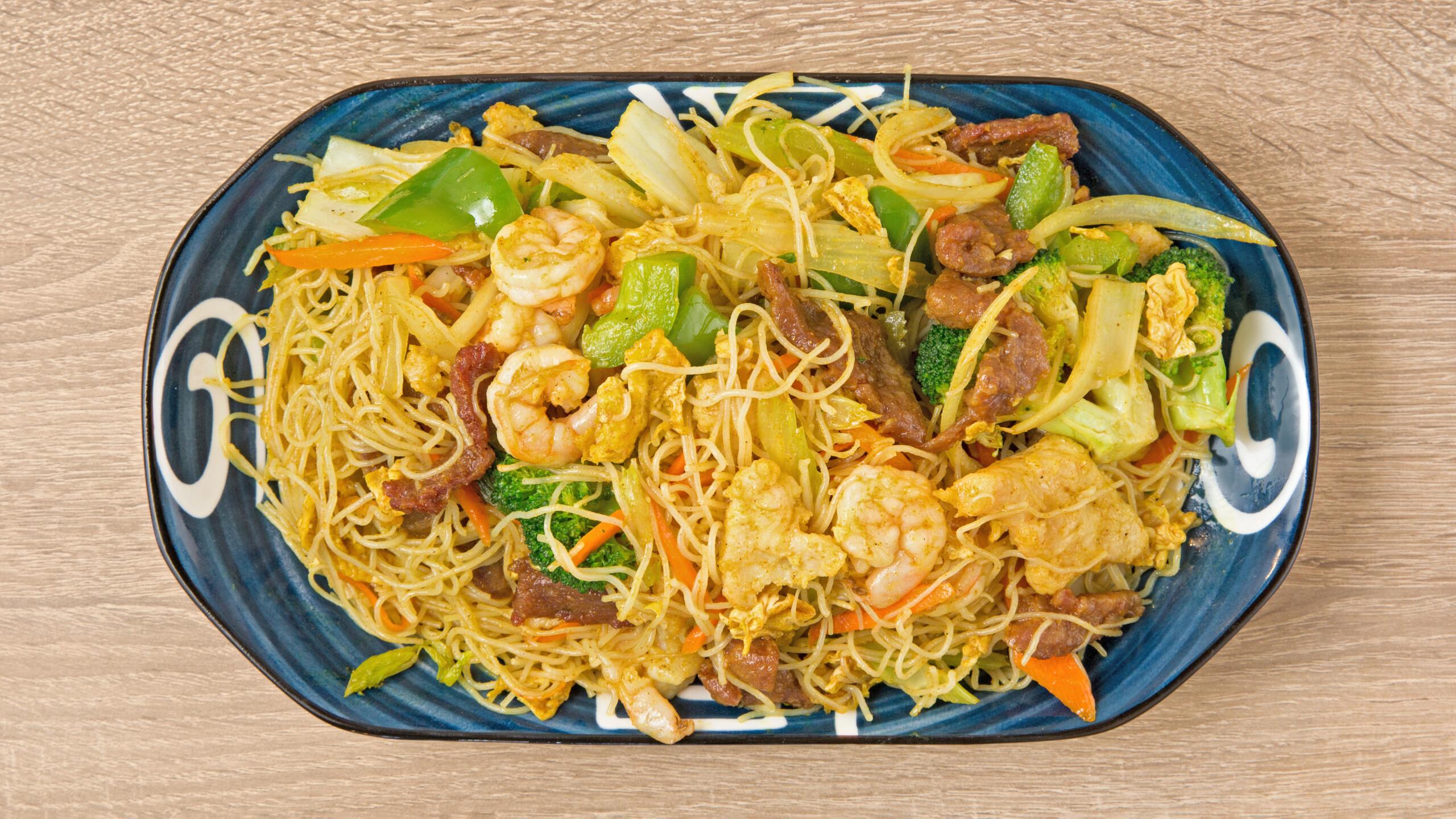 Sin Chew Pan Fried Rice Noodles 星洲炒米粉.