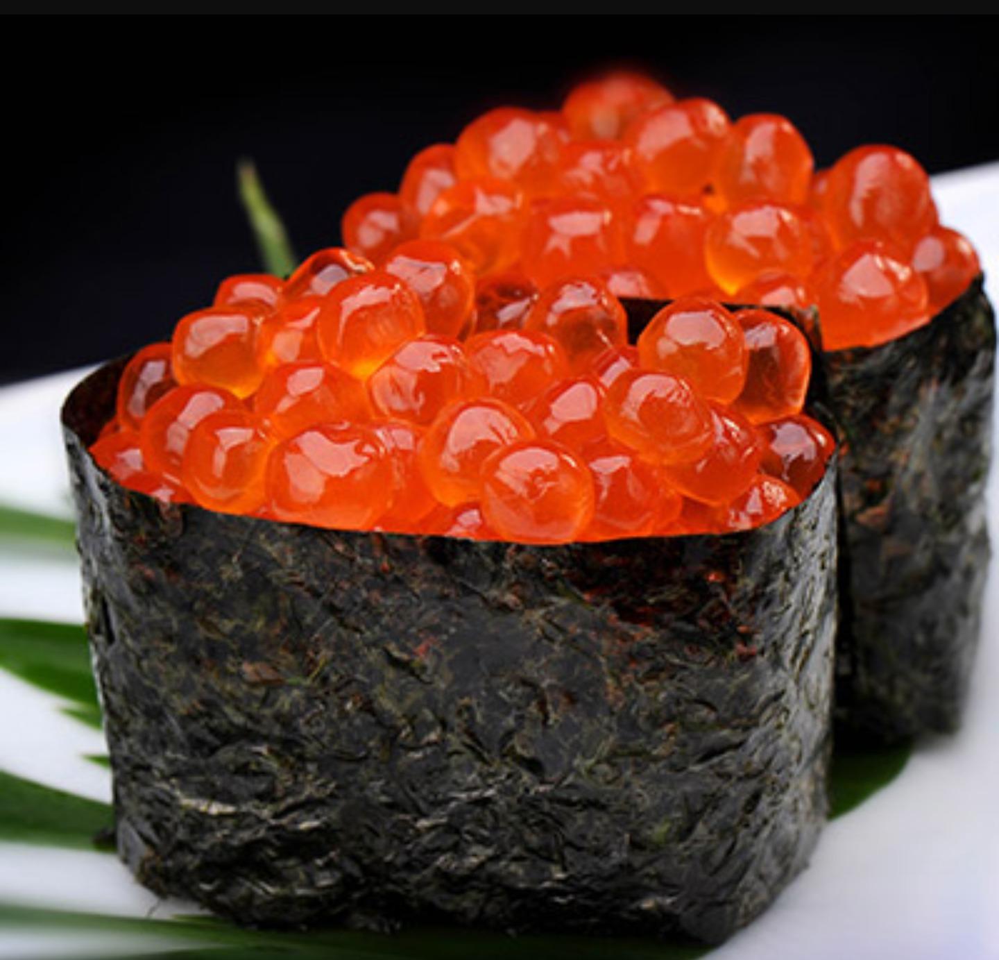 Salmon Egg/ Ikura Sushi (2pcs).