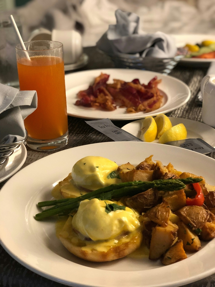 Balsamic Spinach Benedict.