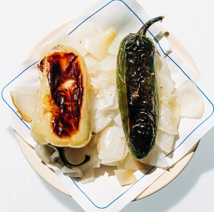 CEBOLLA Y CHILES.