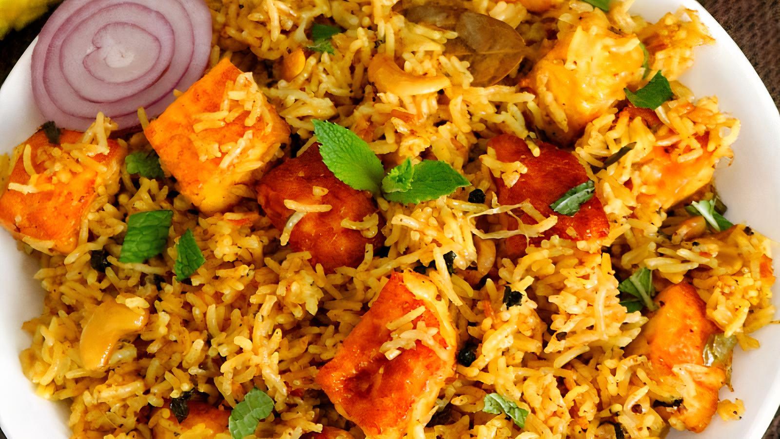 Vijayawada Paneer Biryani (V) (Signature Item).