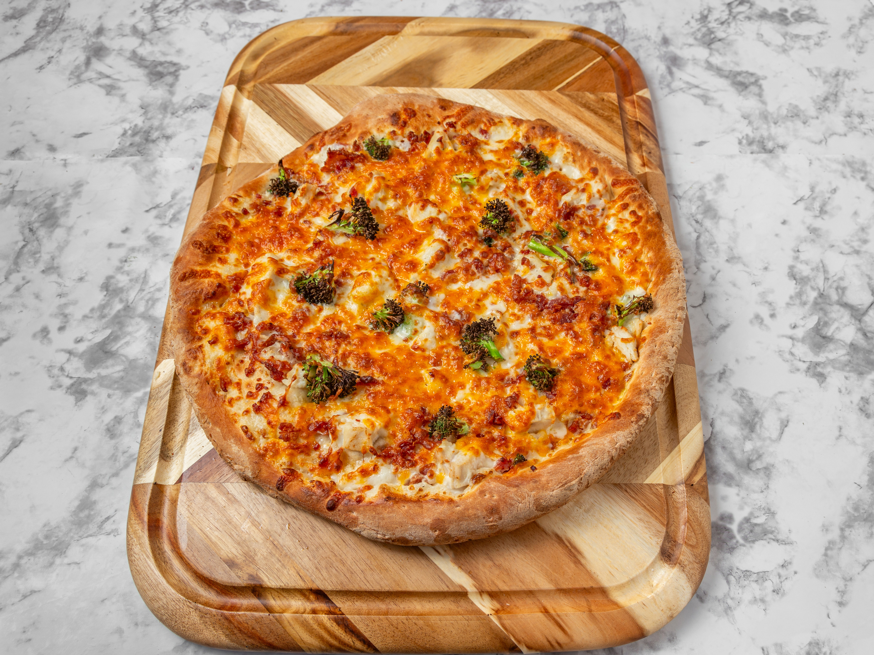 Broccoli Chicken Alfredo Pizza (X-Large 16'').