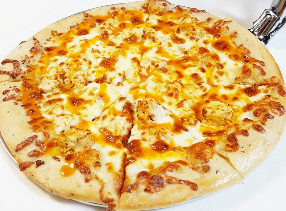 BUFFALO CHICKEN PIZZA.