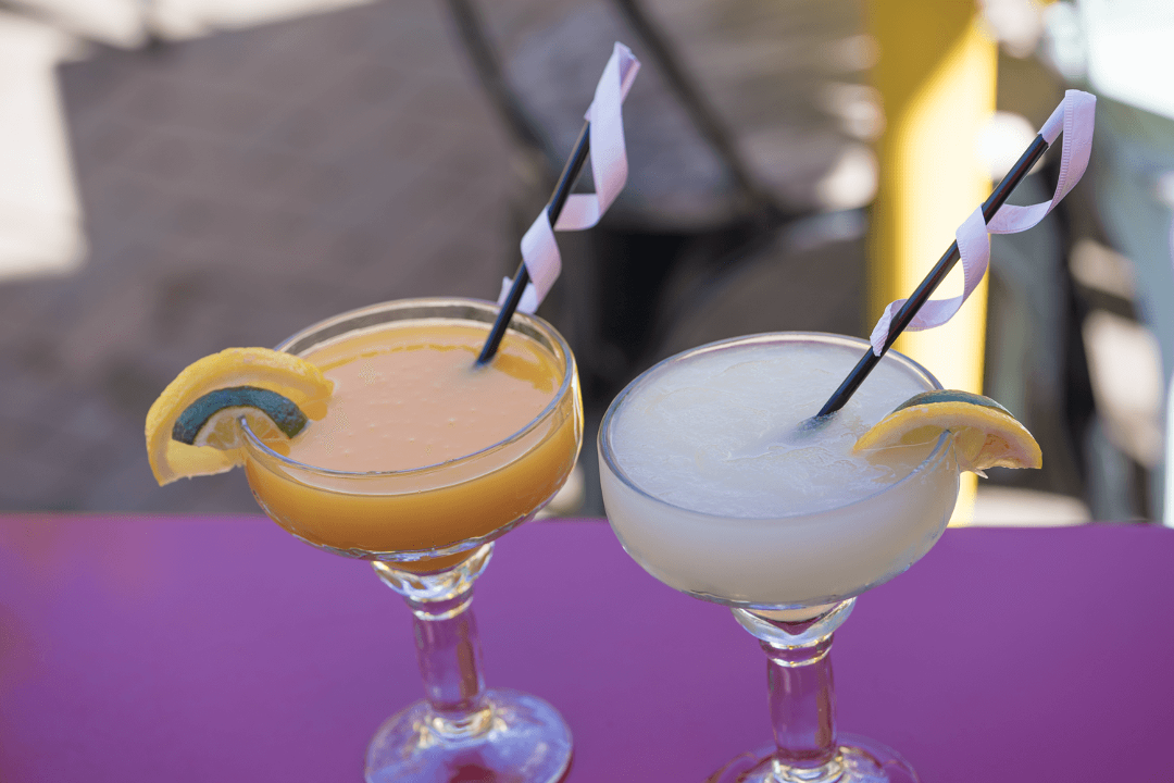 FROZEN MANGO Glass.