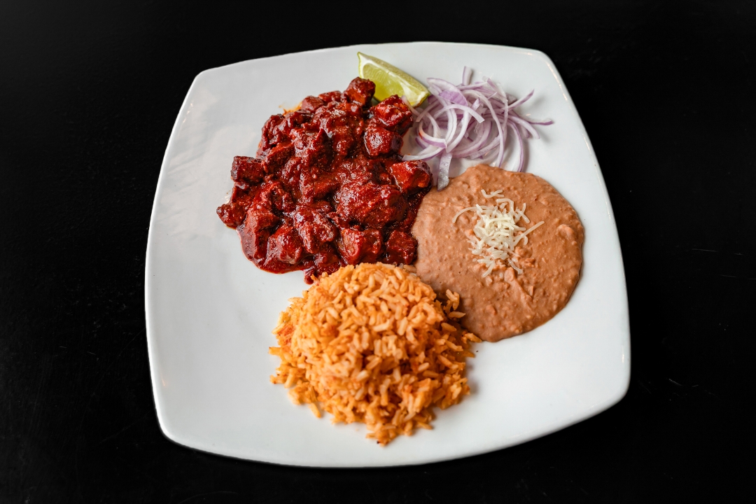 Puerco en Guajillo Plate.