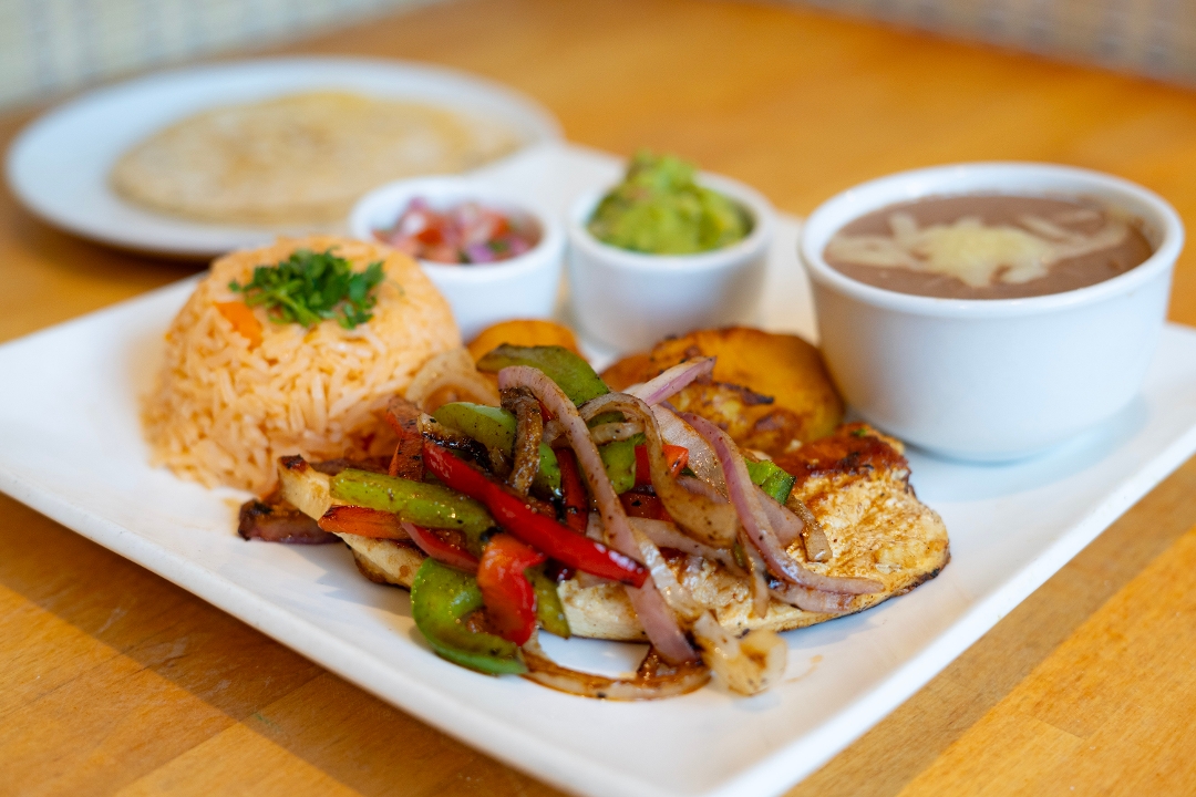 (D) POLLO A LA HECTOR.