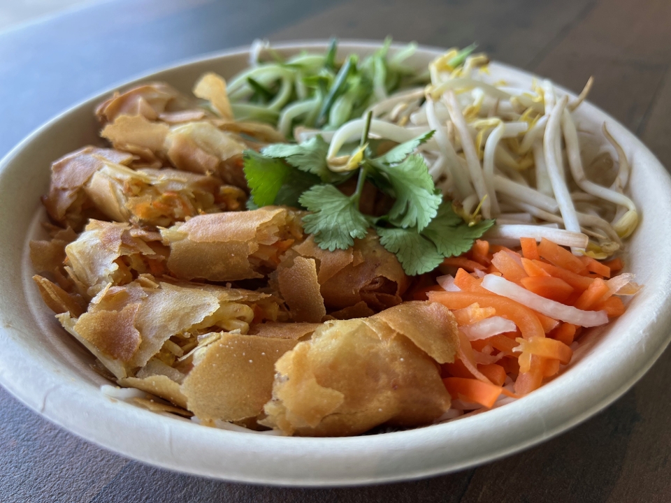 Vermicelli 3 Veggie Eggrolls.