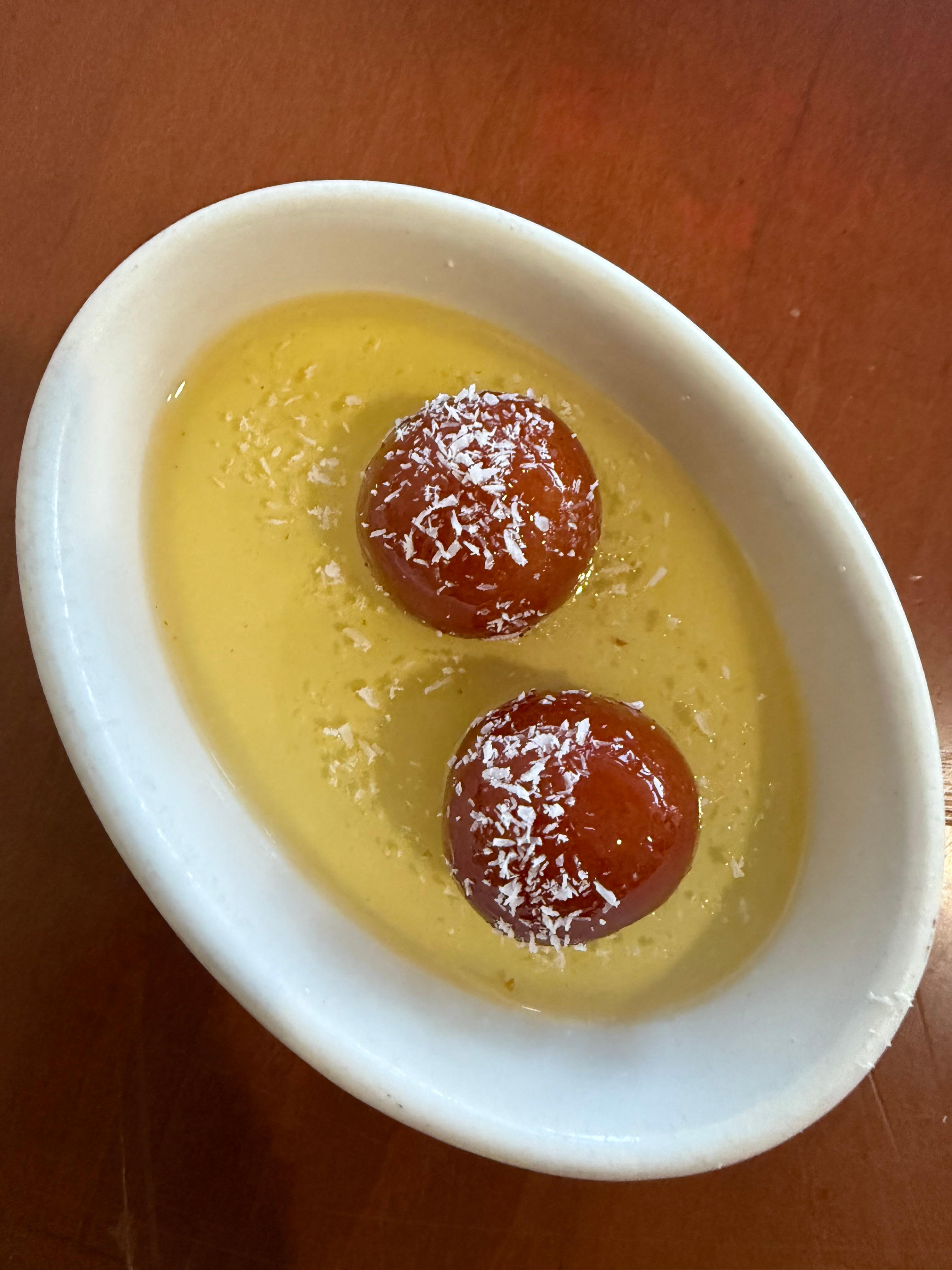 Gulab Jamun (2 pcs).