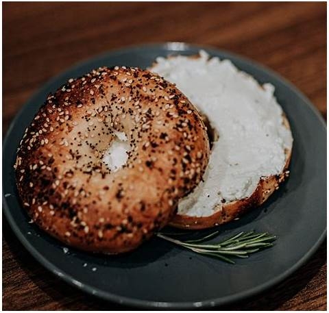 Bagel with Vegan Cream Cheese.