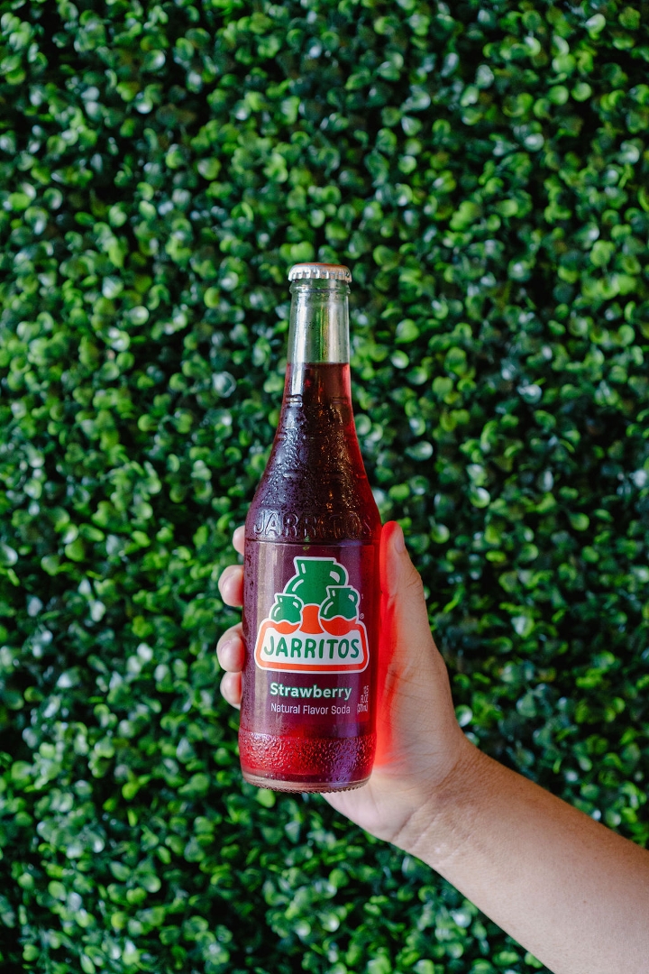 Jarritos (Strawberry).