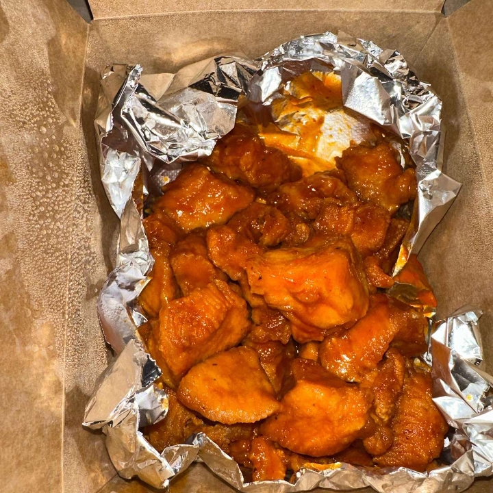 1lb Boneless Wings.
