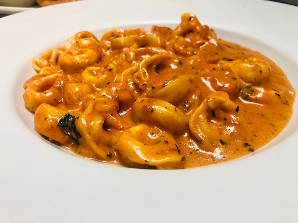 Tortellini Alla Panna.