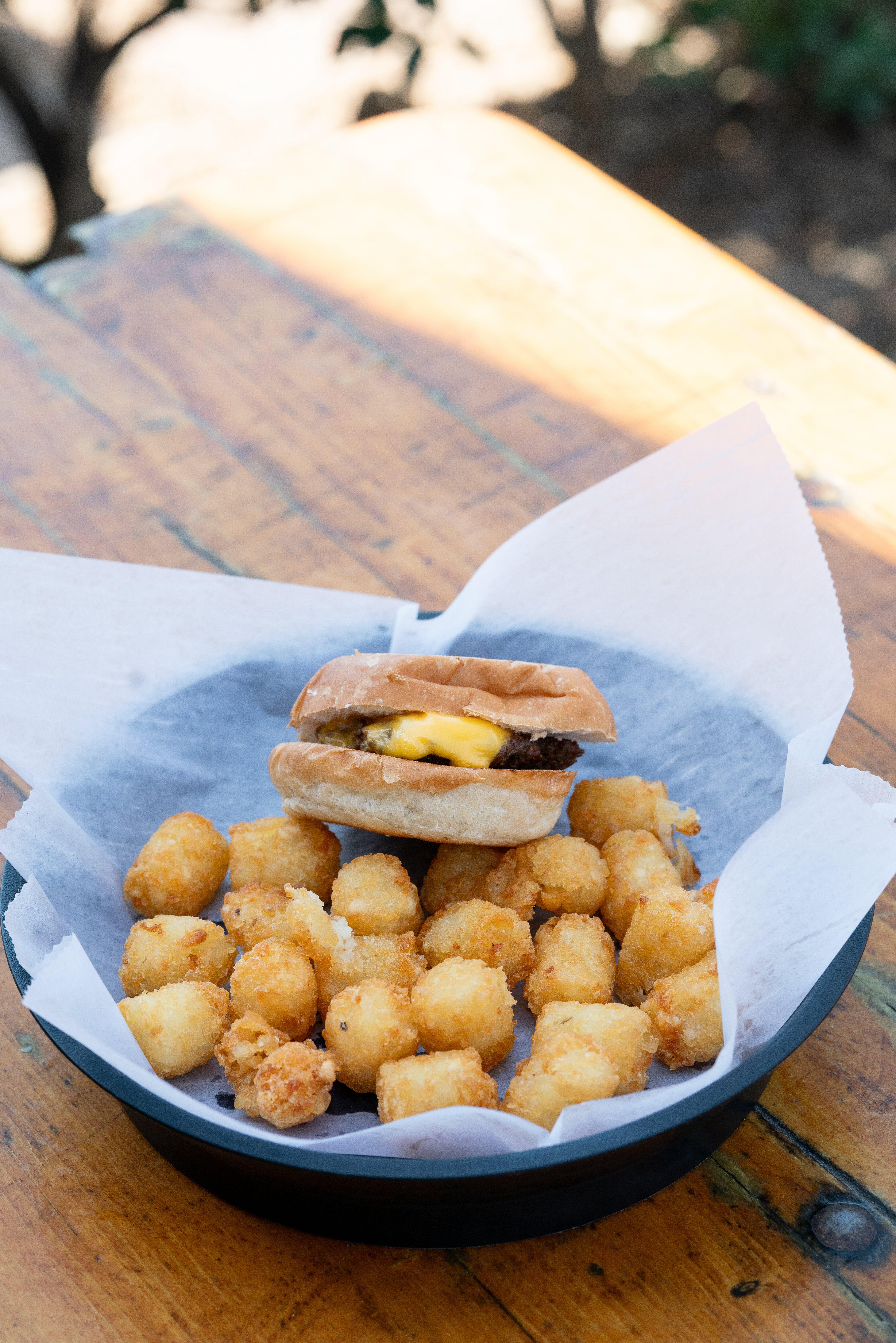 Kids Cheeseburger.
