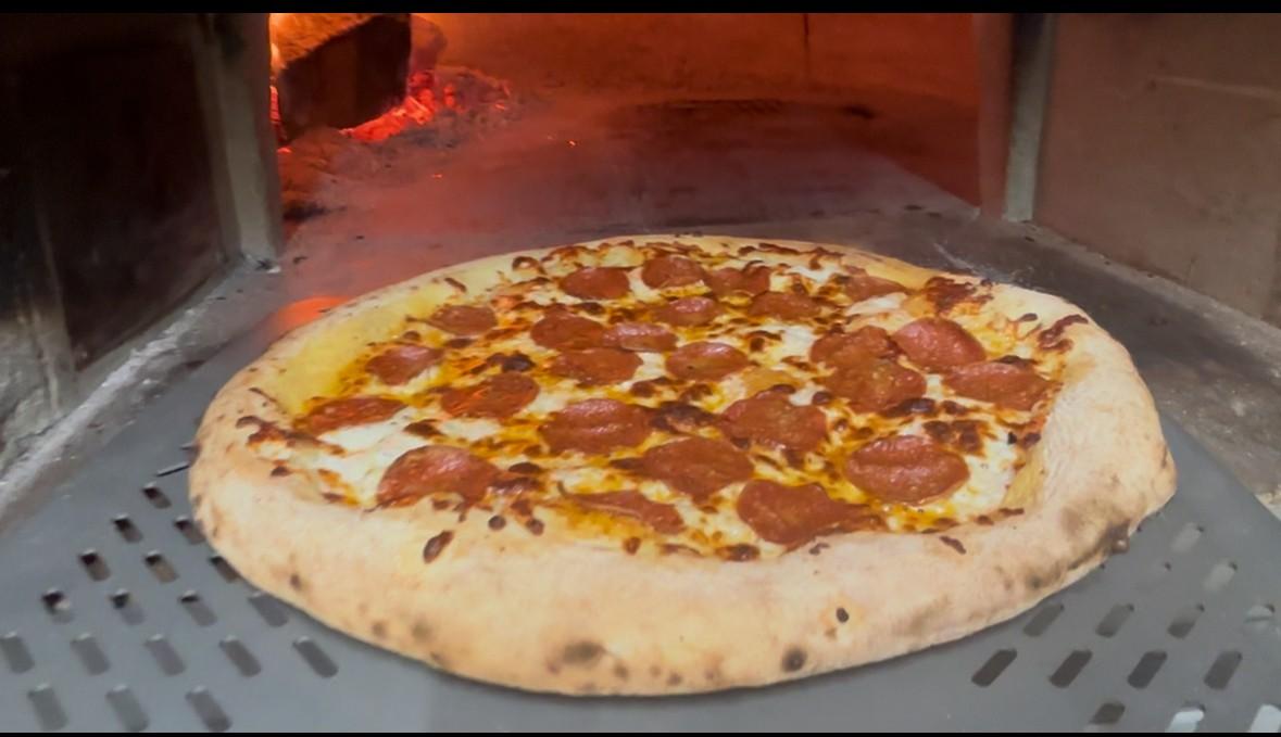 Classic Best Pizza (Pepperoni).