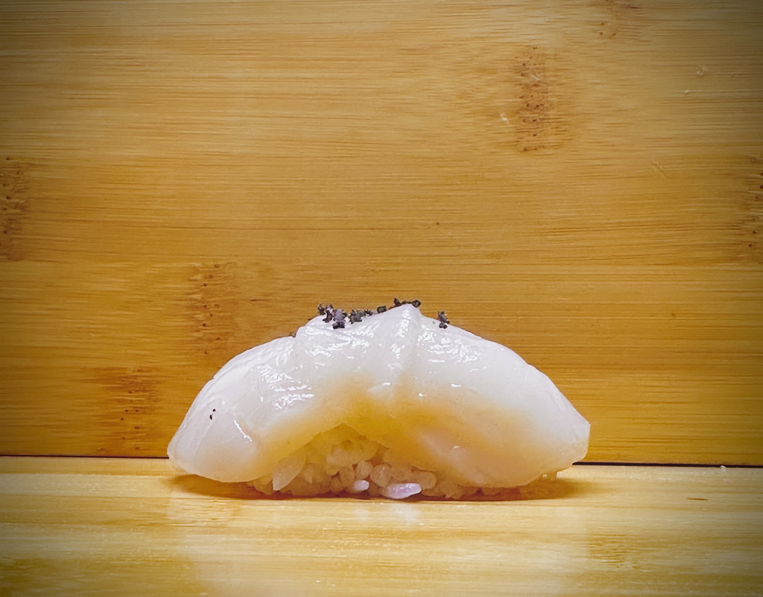 Nama Hotate Shio Sushi.