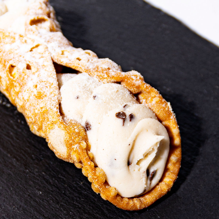 Cannoli.