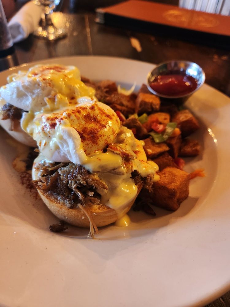 Pulled Pork Benedict.