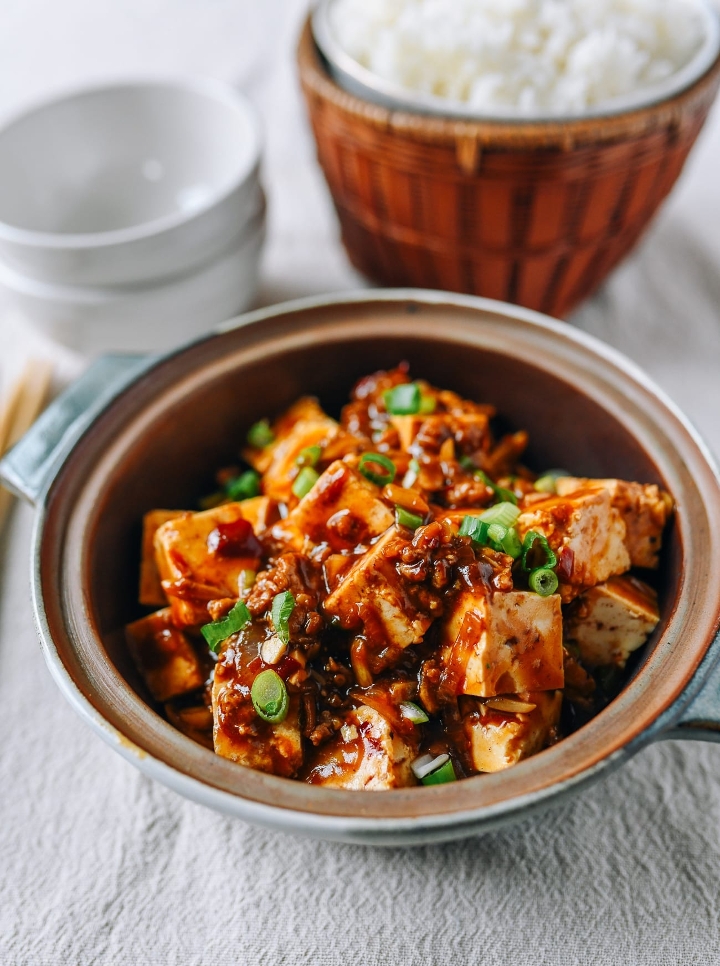 Steamed Tofu Garlic Sauce Entree.