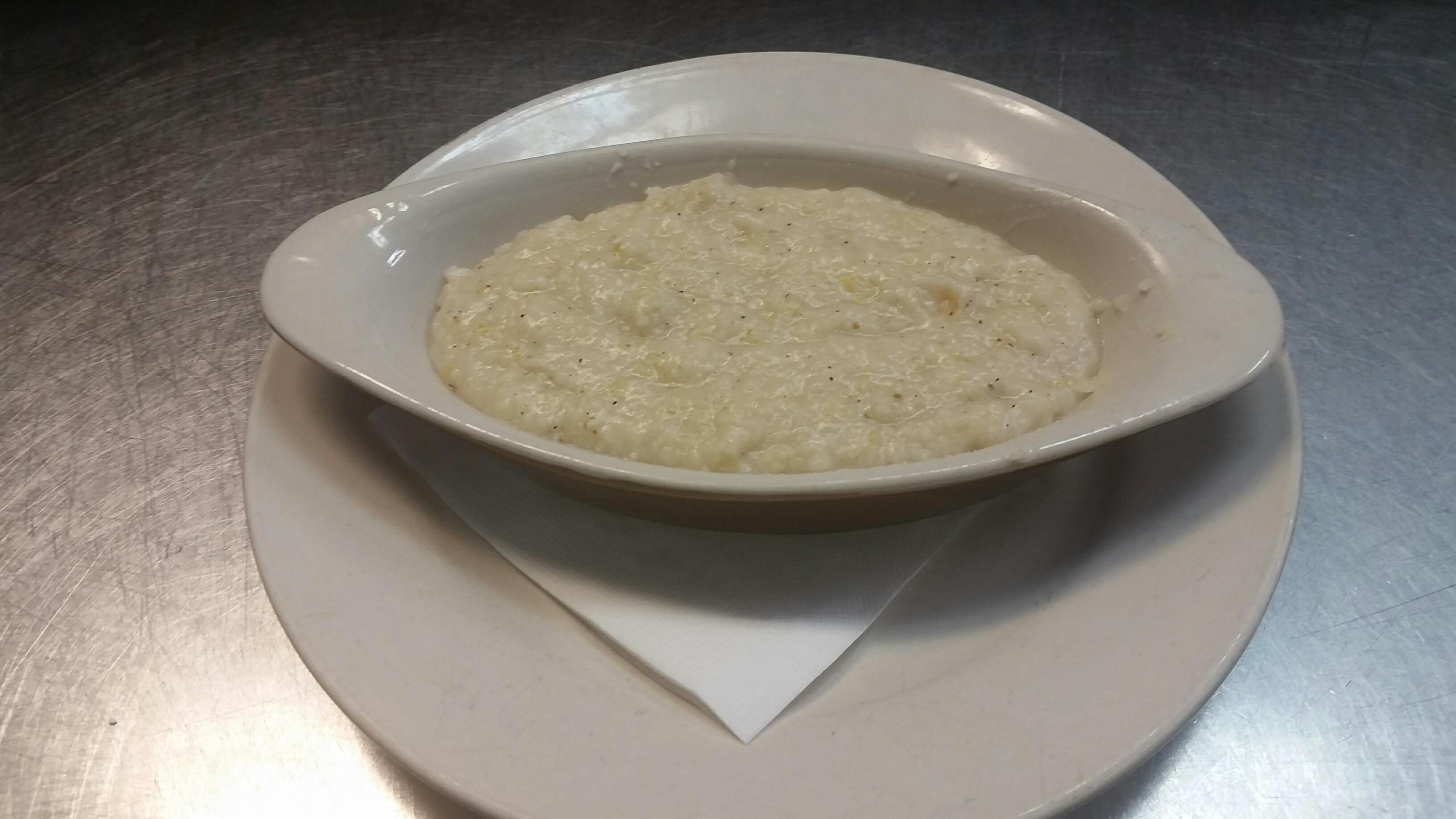 SIDE GRITS.