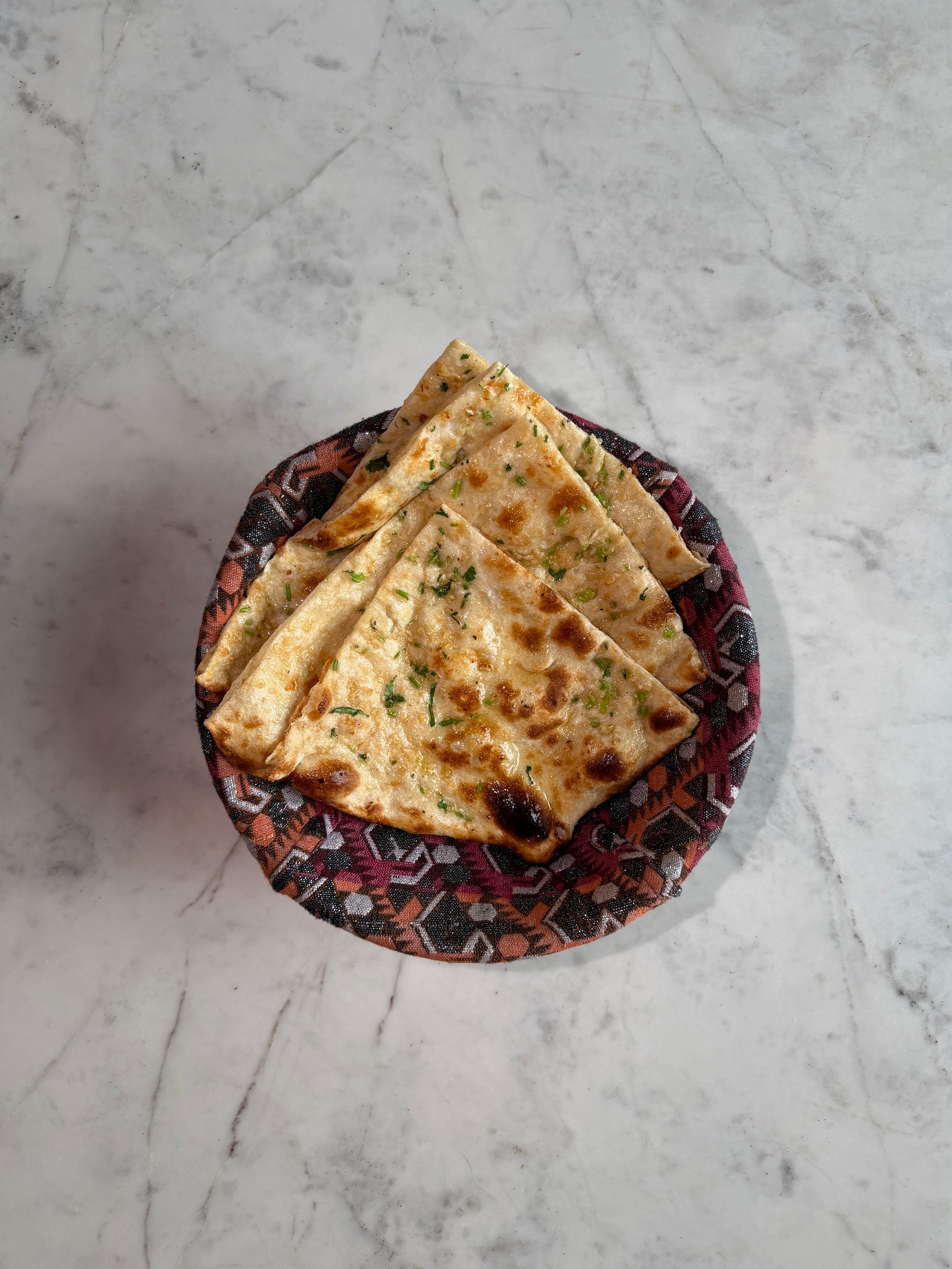 GARLIC NAAN.