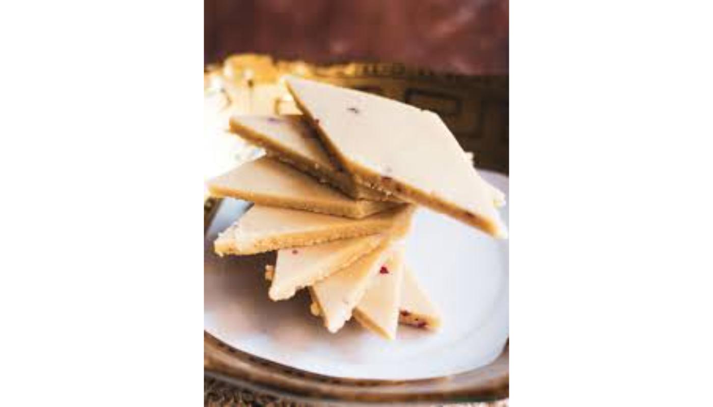 Kaju Katli - Cashew Barfi(3).