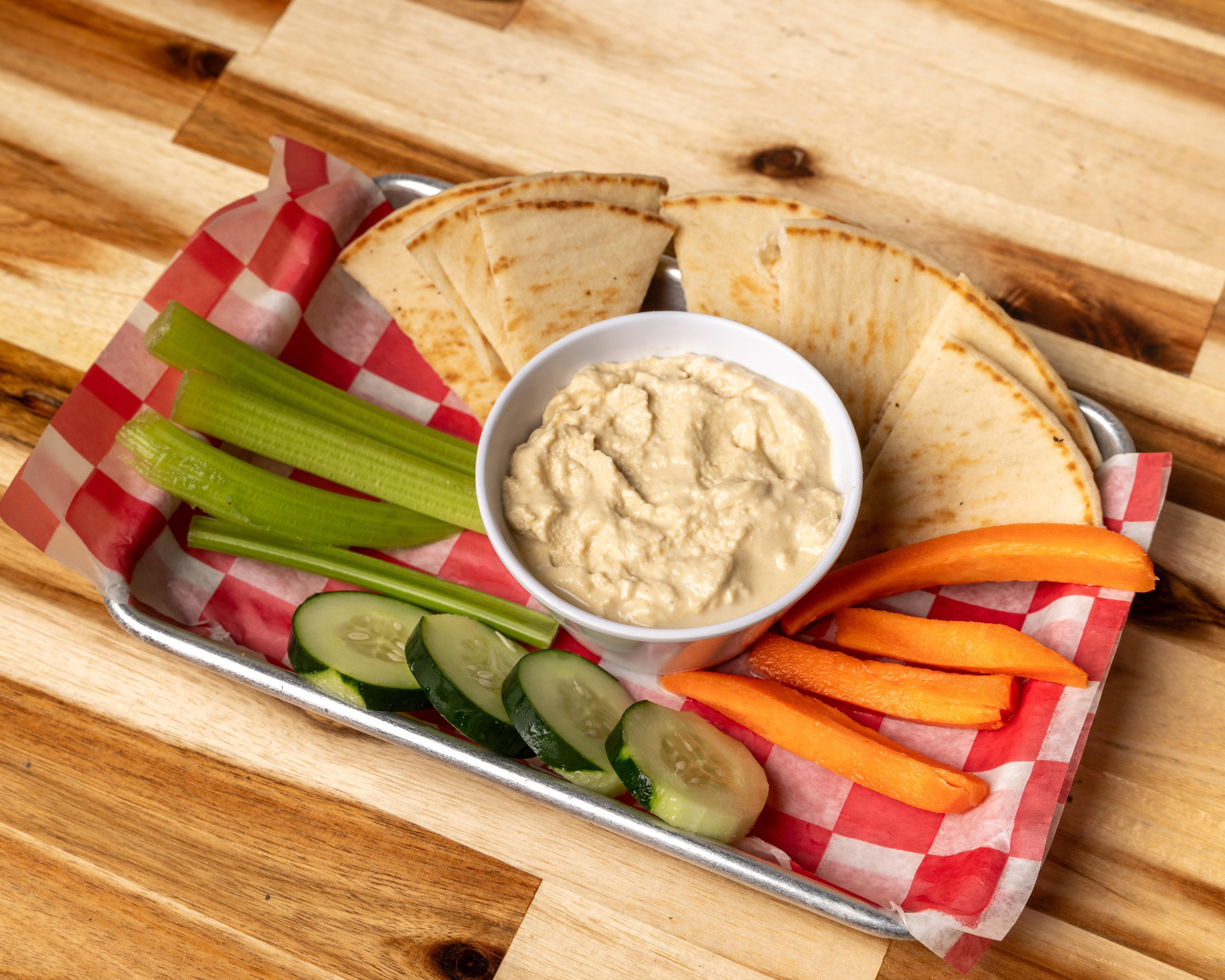 HUMMUS PLATE.