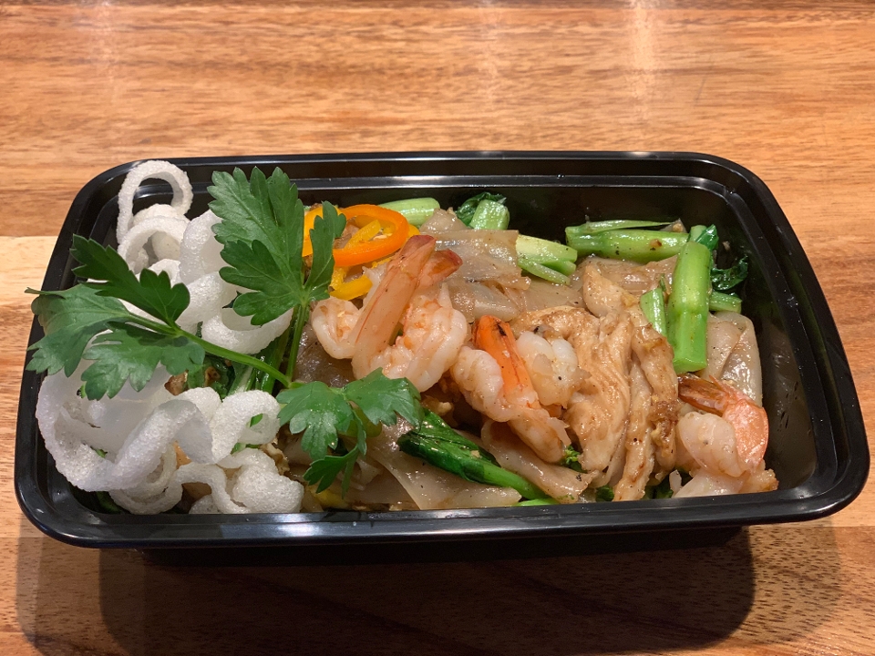 Pad zee eww shrimp&chicken.