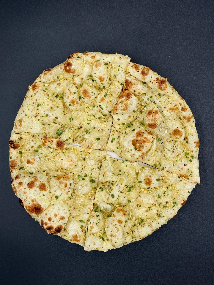 Chili Garlic Naan (1 Piece).