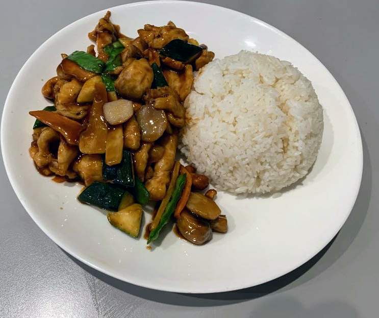 36 腰果鸡CHICKEN WITH CASHEW NUTS.