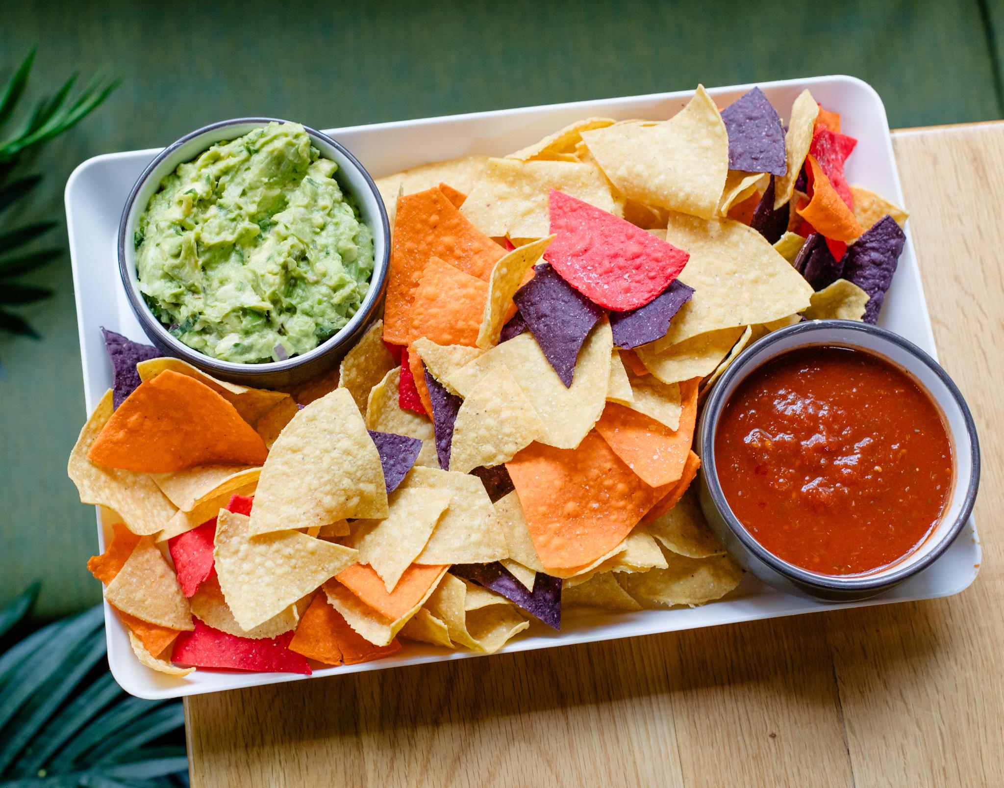 CATERING Guac & Salsa.