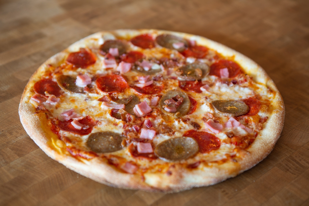 14" Meatlovers Pizza.