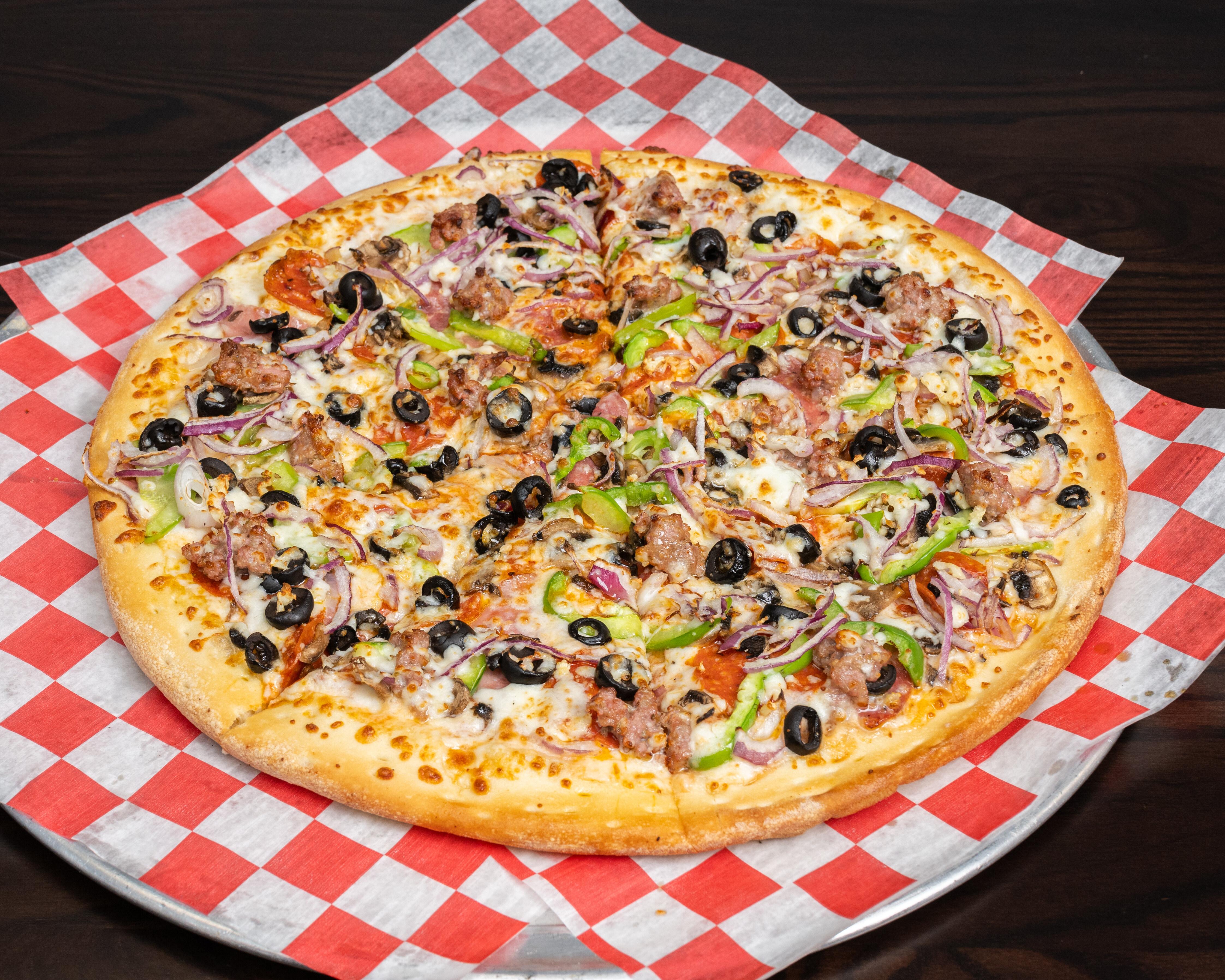 Medium 14" Garlex Classic Combo Pizza.