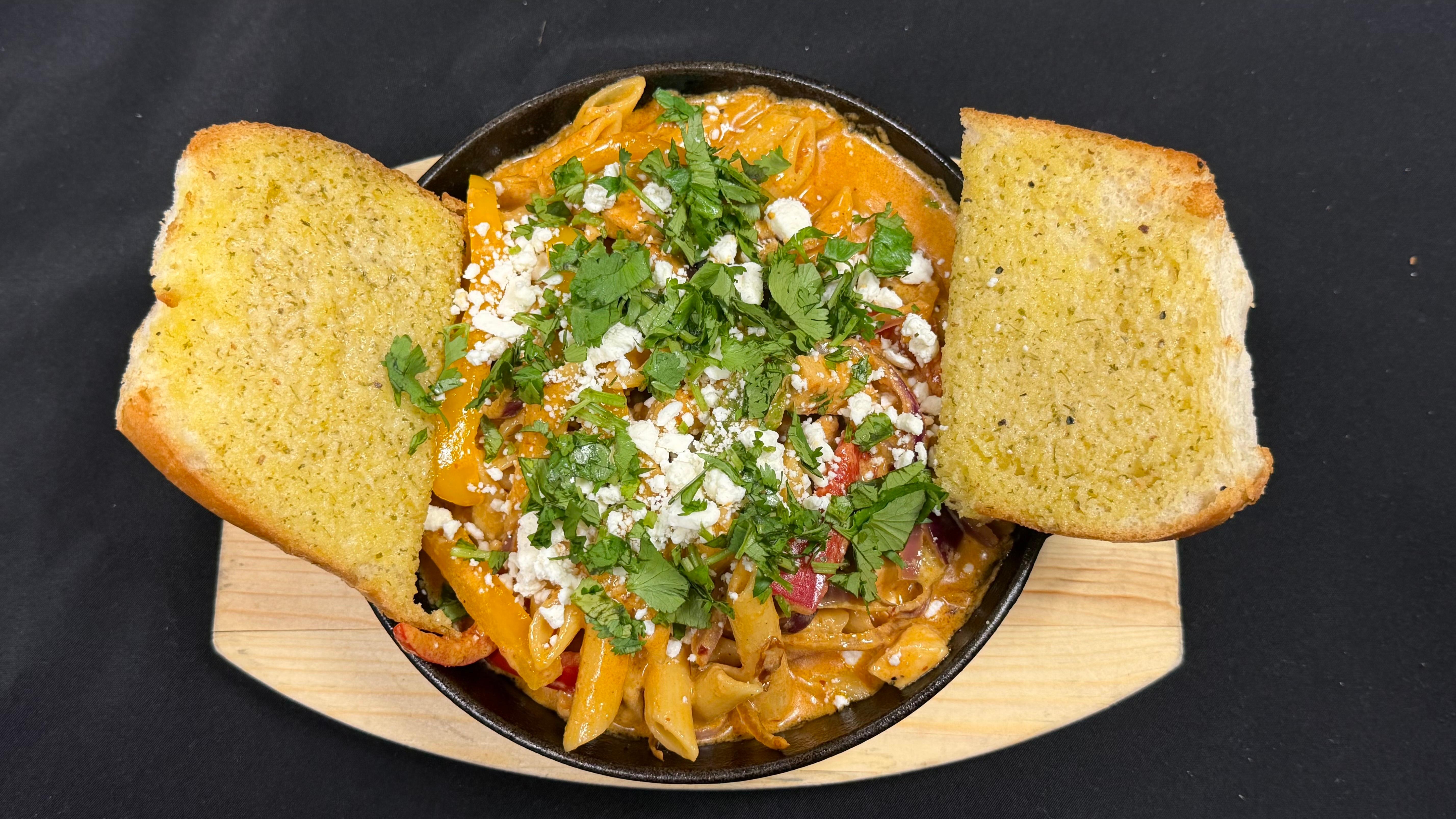 CHICKEN CHIPOTLE PASTA.