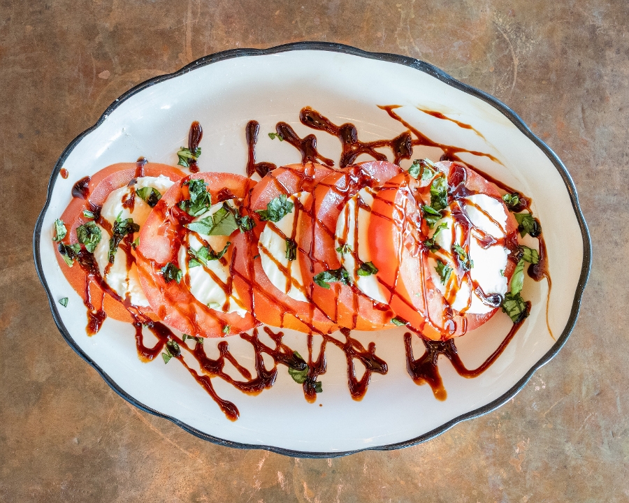 (Full Salad) Mozzarella Caprese Salad.