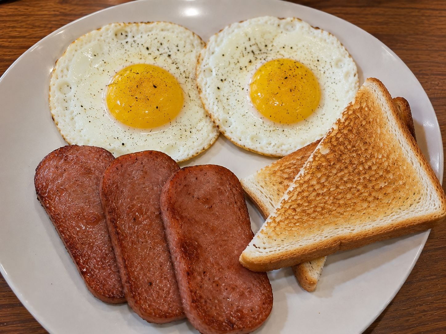 BT3: 2 Eggs & Spam on Toast.