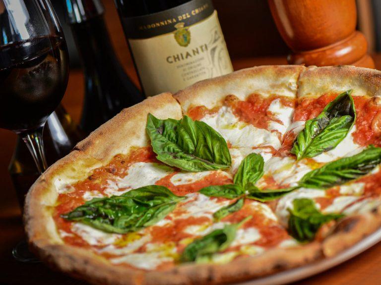 Margherita Pizza.