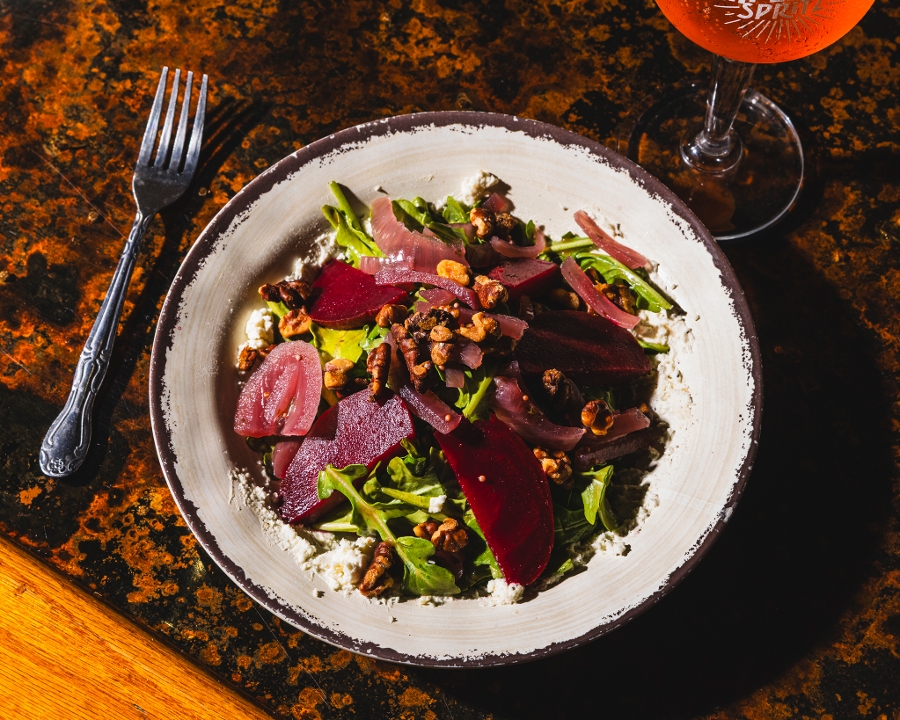 ARUGULA & ROASTED BEET SALAD.