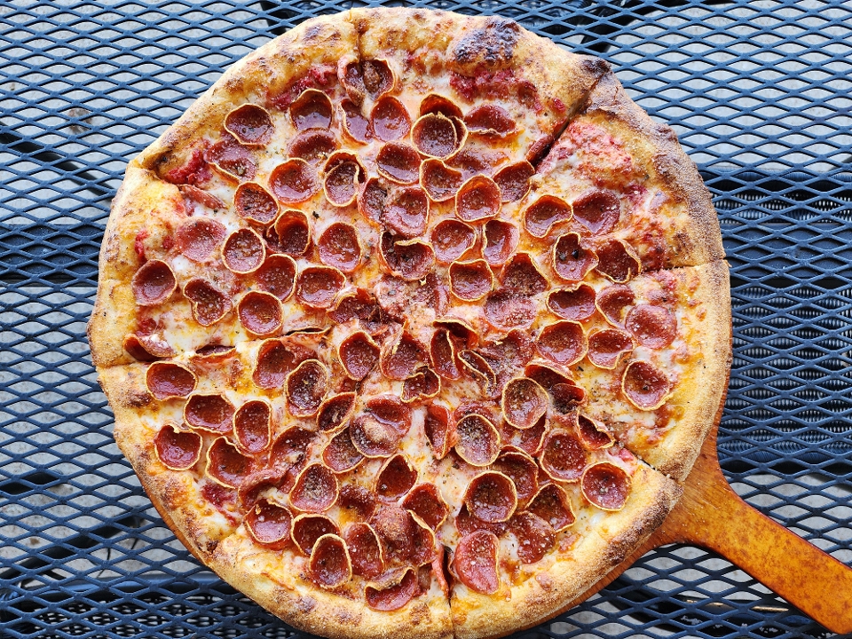 18" NY Style Pepperoni Party Pizza.