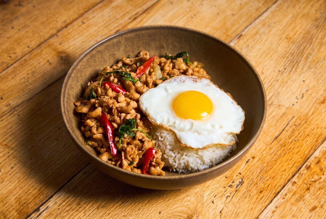 Ka Prow Gai Kai Dao.